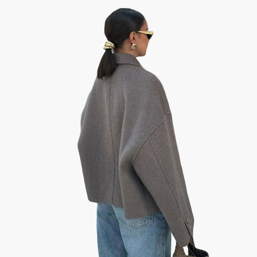 Damska krótka kurtka o luźnym kroju