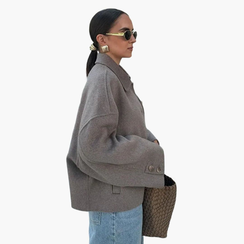 Damska krótka kurtka o luźnym kroju