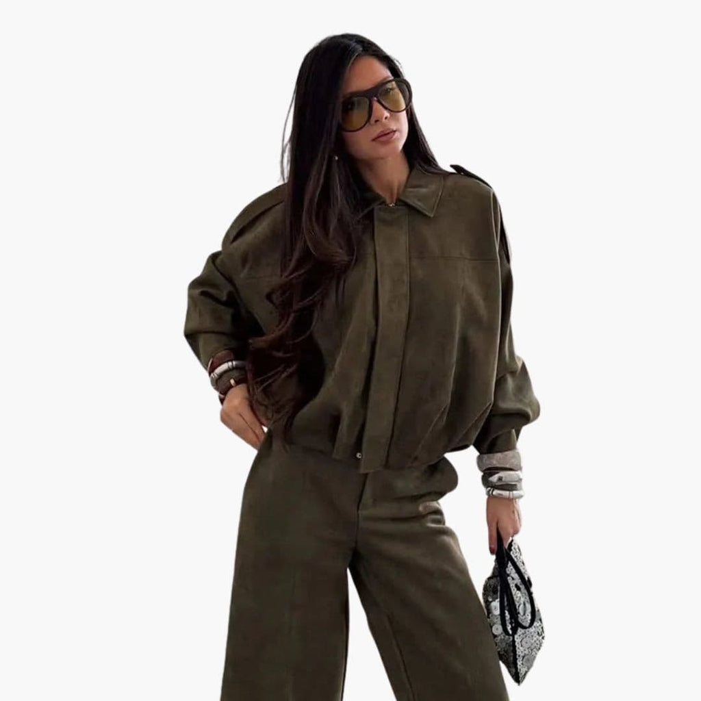 Damska kurtka bomberka z kołnierzem z klapami