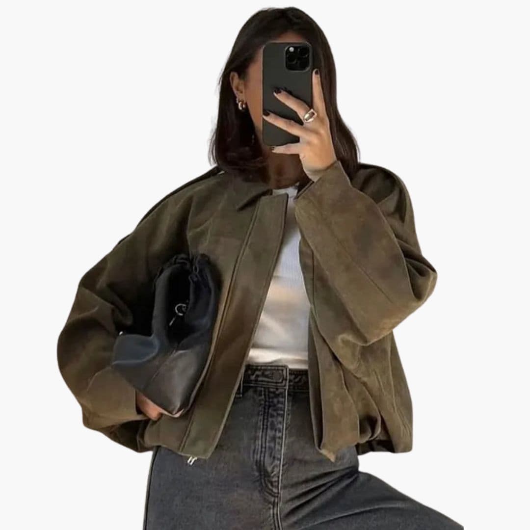 Damska kurtka bomberka z kołnierzem z klapami