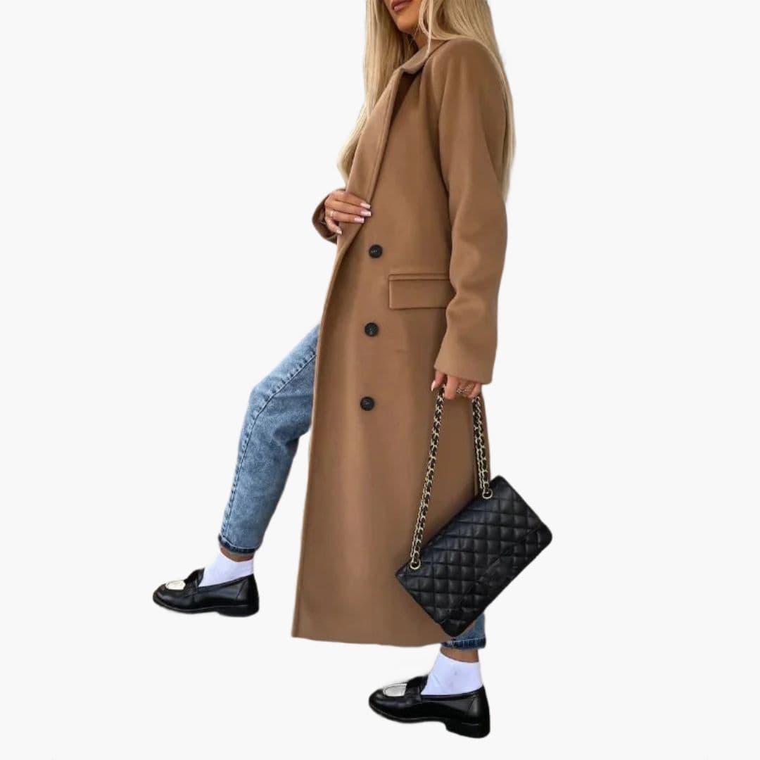 Damski długi trencz z paskiem i zapięciem na guziki