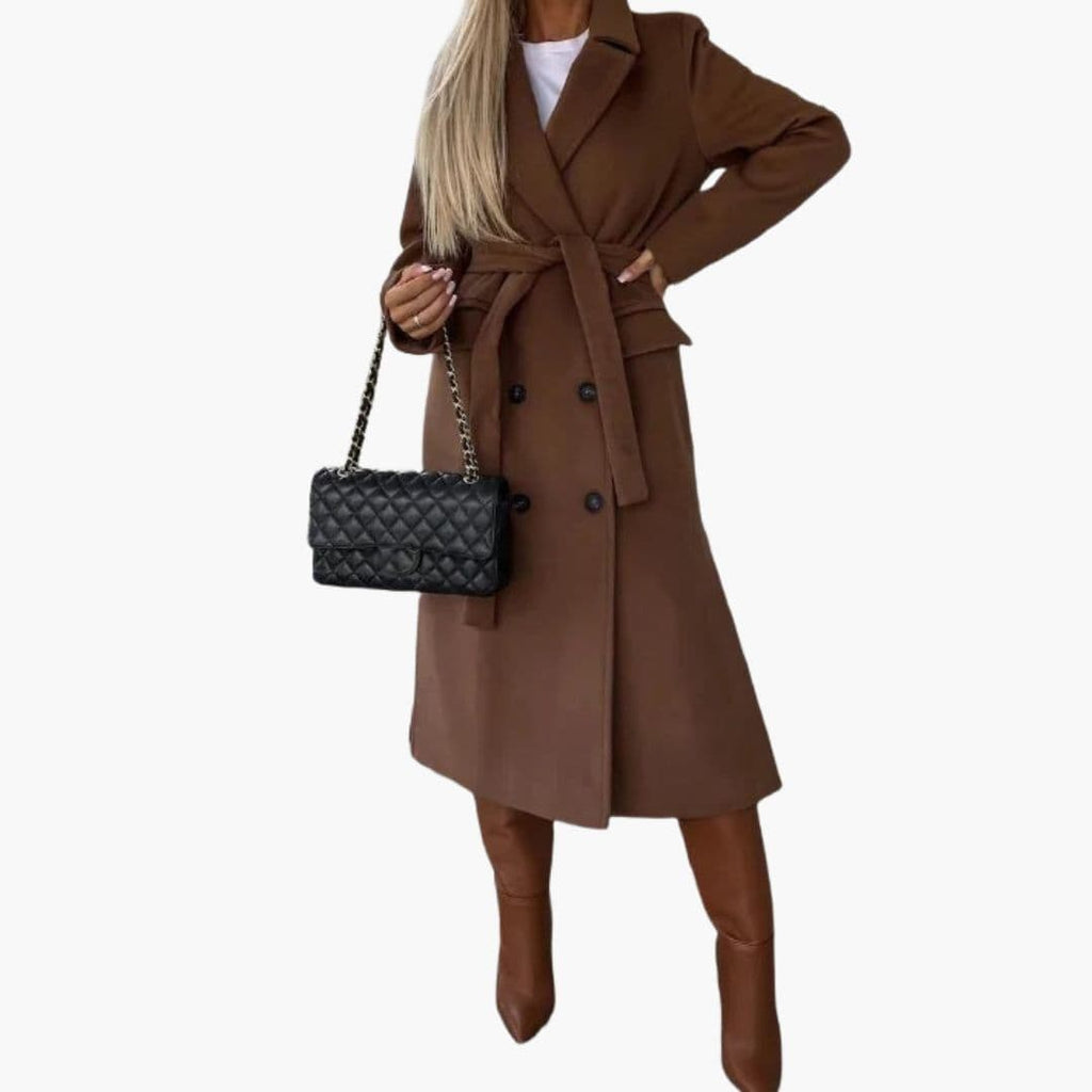 Damski długi trencz z paskiem i zapięciem na guziki