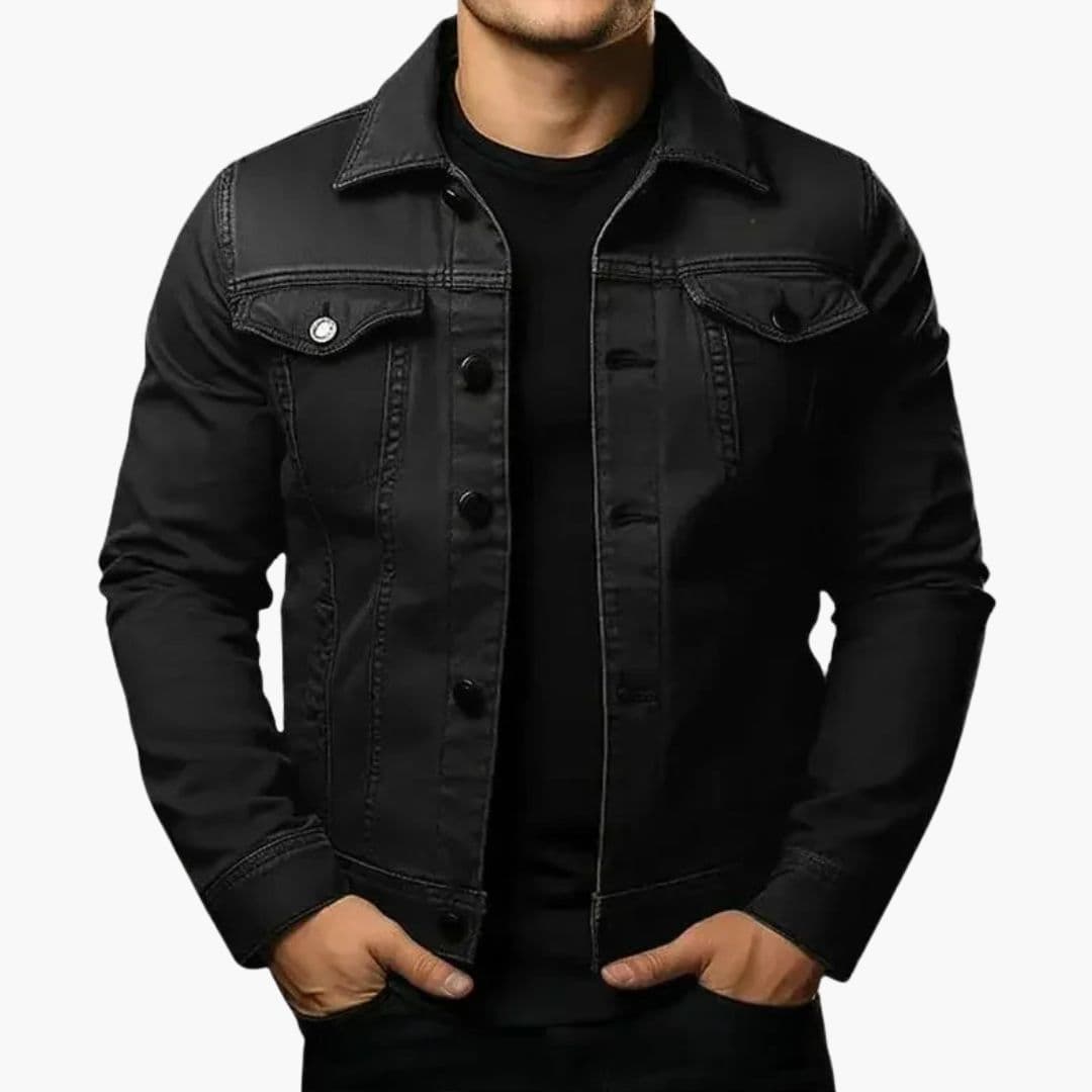 Męska kurtka z zapięciem na guziki i kieszeniami na piersi